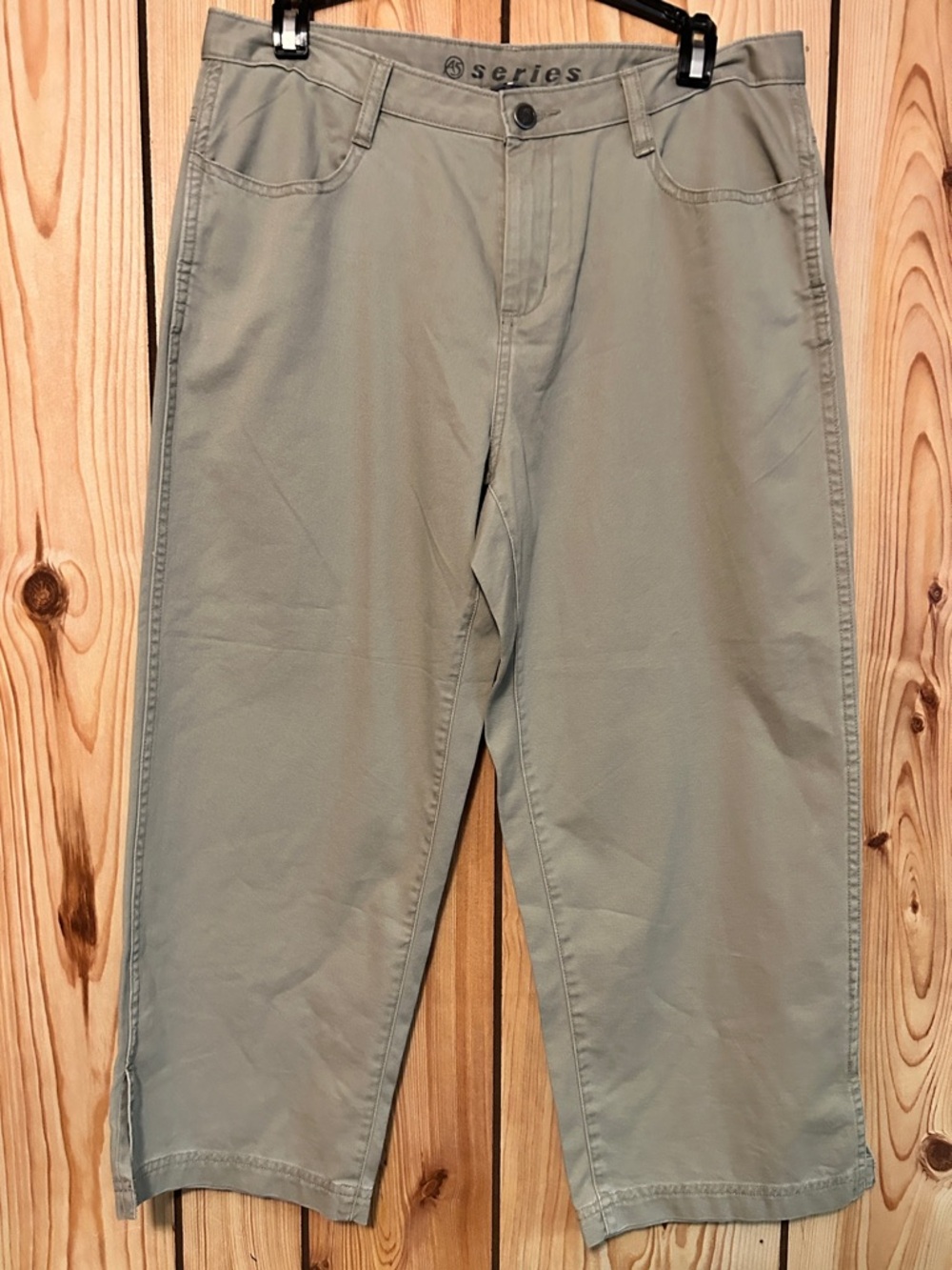 The North Face Women’s Capri Crop Pants Size 10 Khaki Sides Slit Hiking Cotton